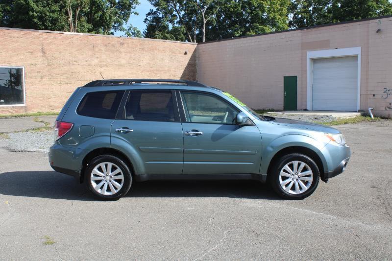 Subaru Forester 2.5X Limited 2012