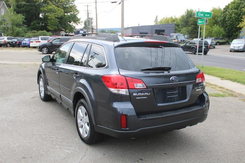 Subaru Outback 2.5i Premium 2010