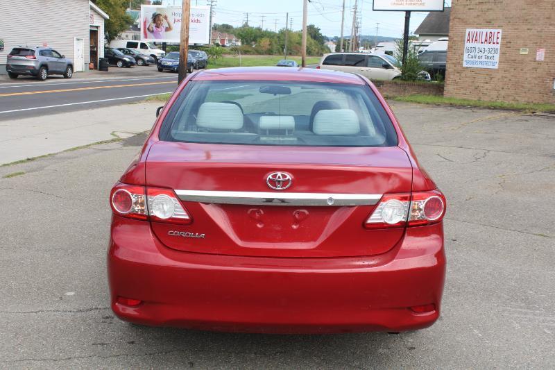 Toyota Corolla LE 4-Speed AT 2013