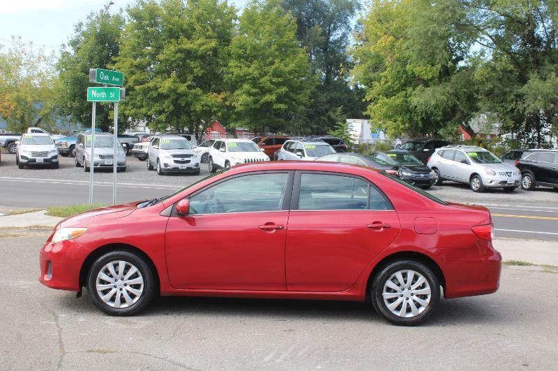 Toyota Corolla LE 4-Speed AT 2013