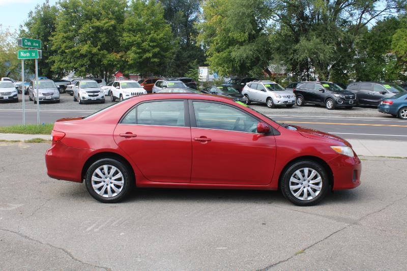 Toyota Corolla LE 4-Speed AT 2013