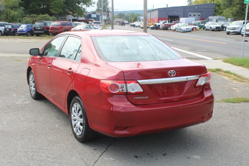 Toyota Corolla LE 4-Speed AT 2013