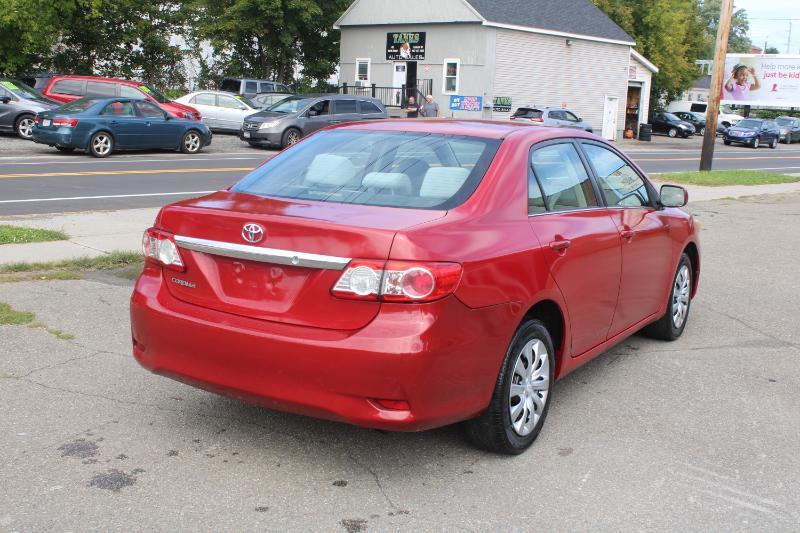 Toyota Corolla LE 4-Speed AT 2013