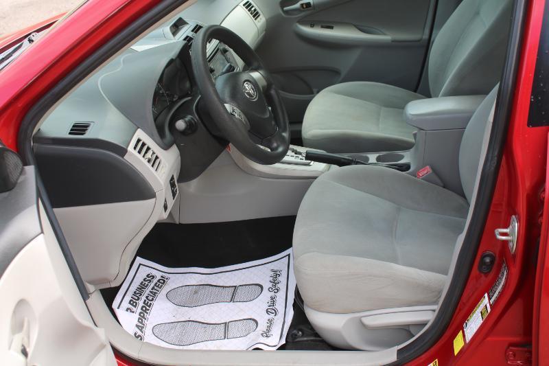 Toyota Corolla LE 4-Speed AT 2013