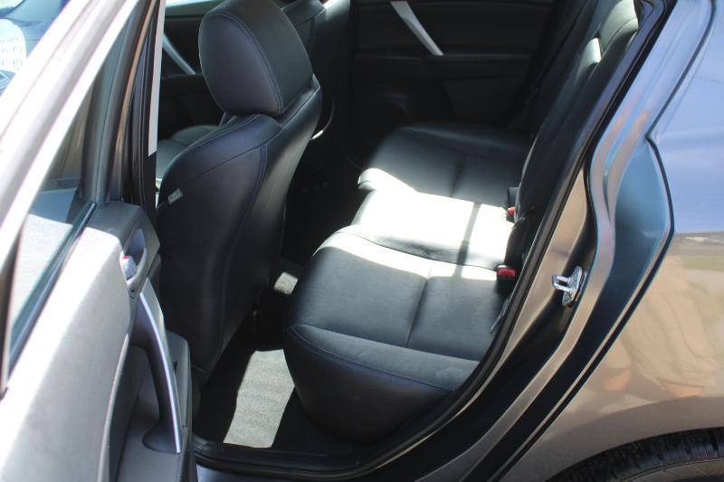 Mazda MAZDA3 I Grand Touring 4-Door 2012