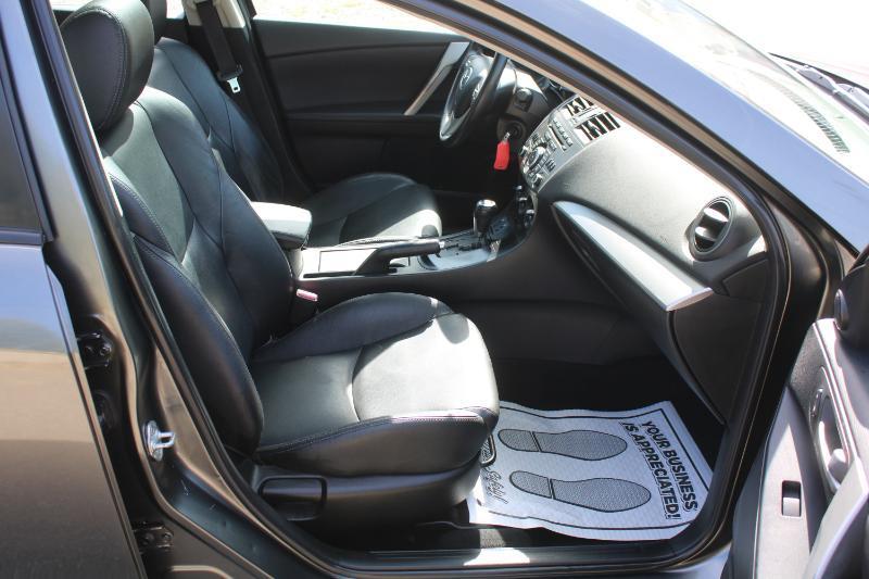 Mazda MAZDA3 I Grand Touring 4-Door 2012