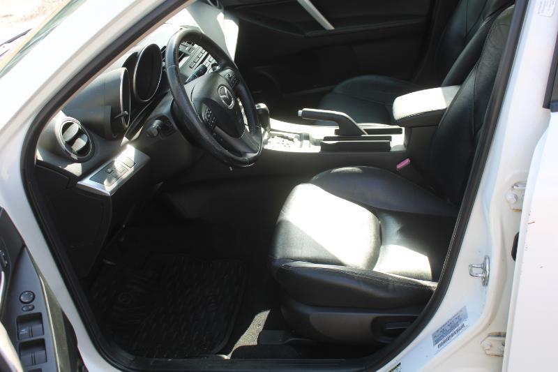 Mazda MAZDA3 I Grand Touring 5-Door 2012