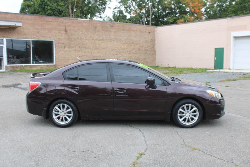 Subaru Impreza Premium 4-Door w/All Weather Package 2012