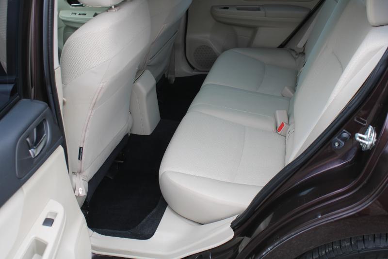 Subaru Impreza Premium 4-Door w/All Weather Package 2012