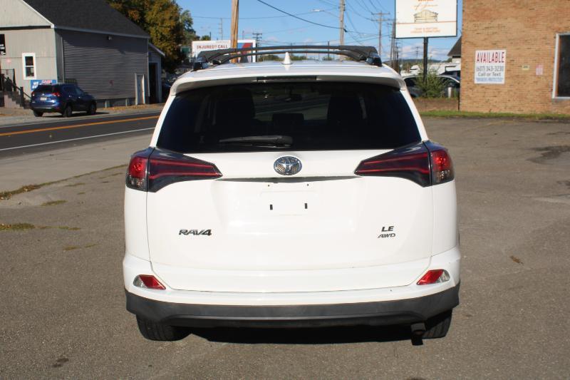 Toyota RAV4 LE AWD 2016