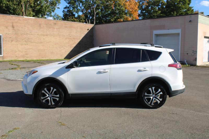 Toyota RAV4 LE AWD 2016