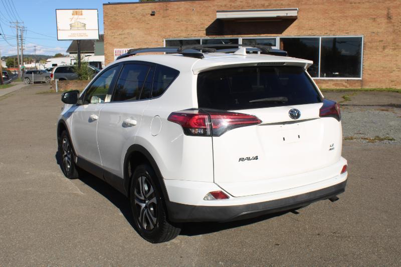 Toyota RAV4 LE AWD 2016