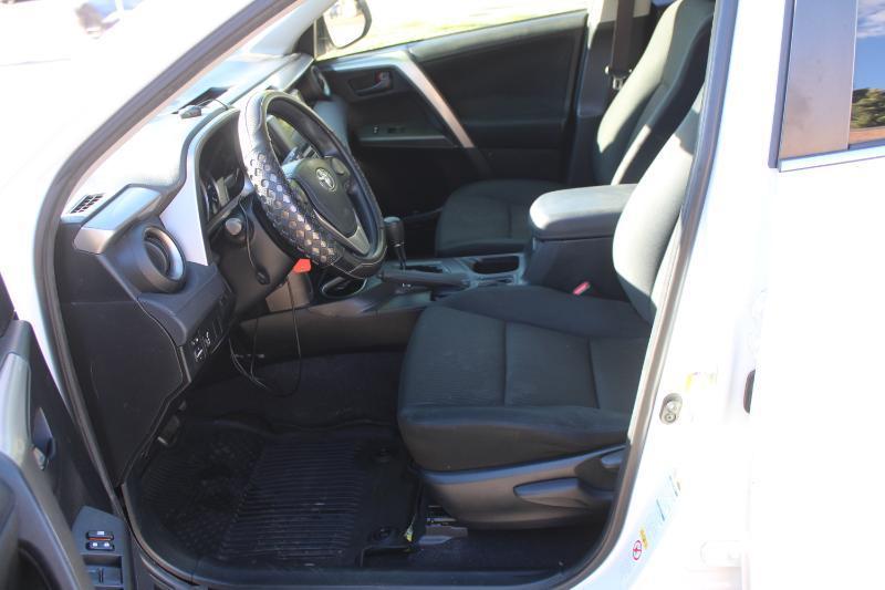 Toyota RAV4 LE AWD 2016