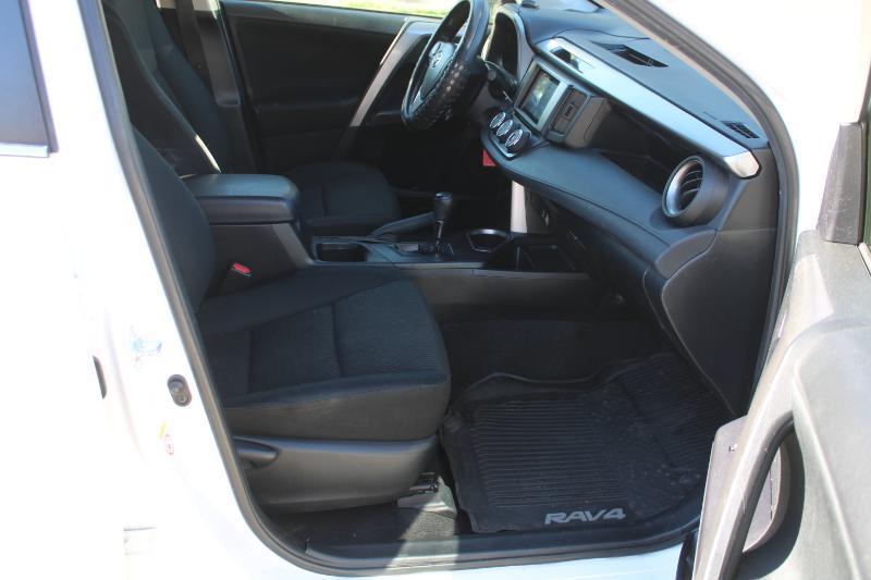 Toyota RAV4 LE AWD 2016