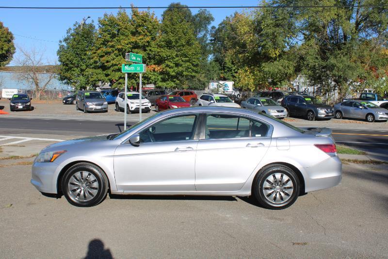 Honda Accord LX sedan AT 2012