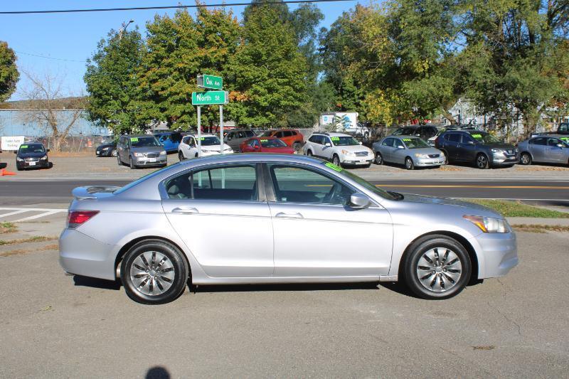 Honda Accord LX sedan AT 2012