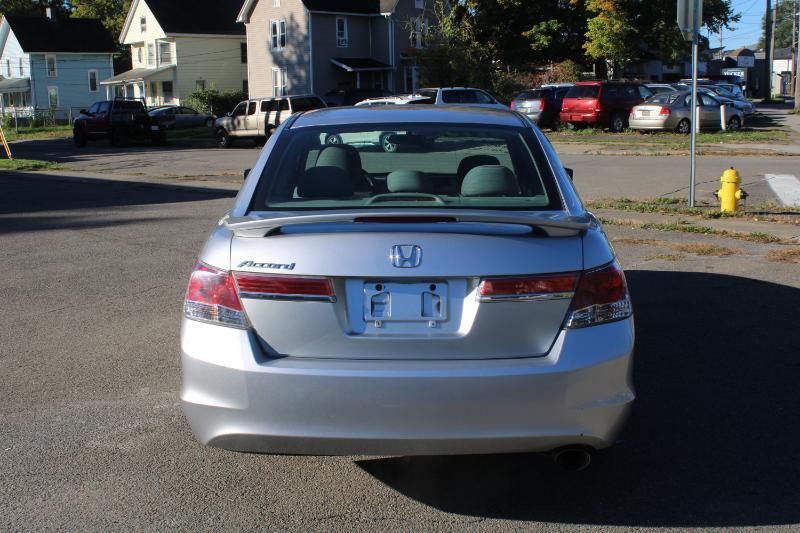 Honda Accord LX sedan AT 2012