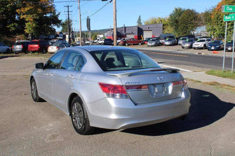Honda Accord LX sedan AT 2012