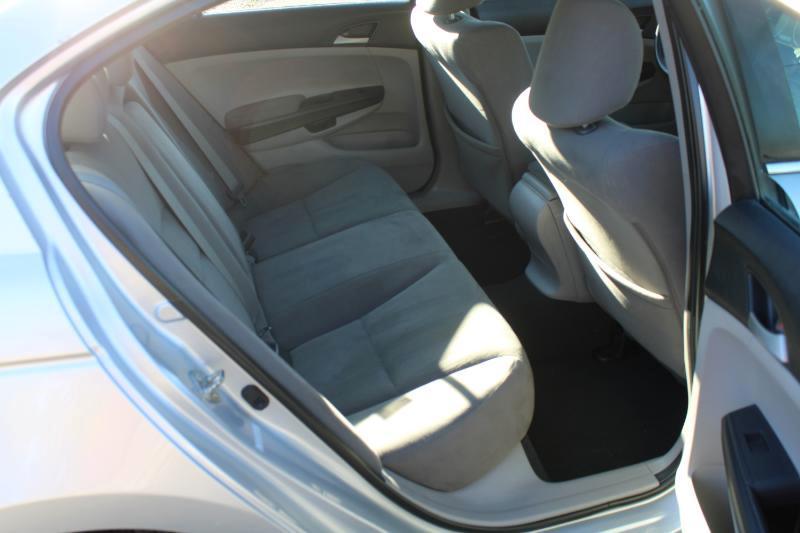 Honda Accord LX sedan AT 2012
