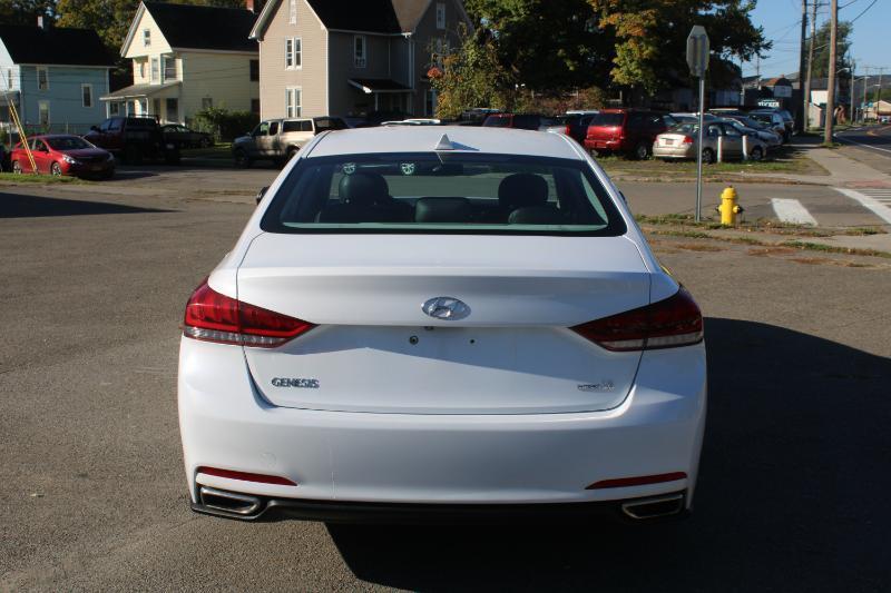 Hyundai Genesis 3.8L 2015