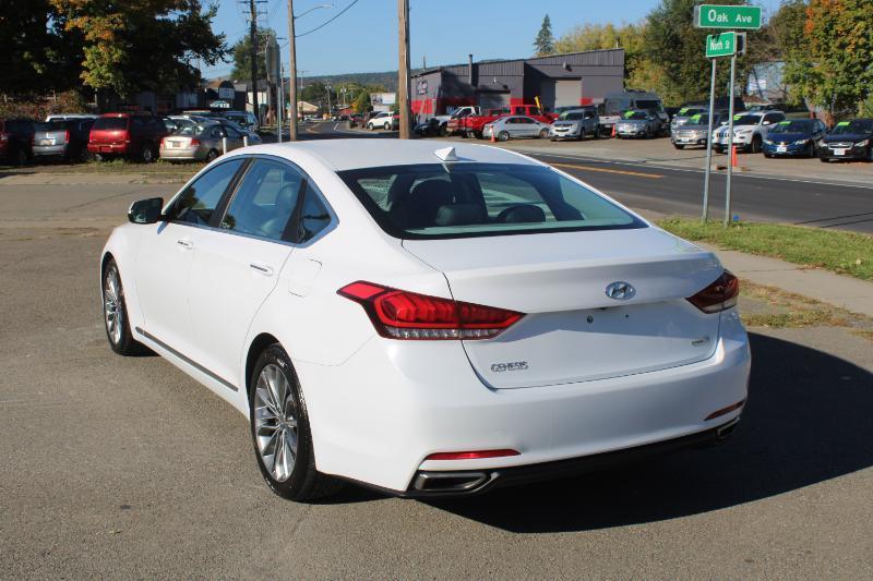 Hyundai Genesis 3.8L 2015