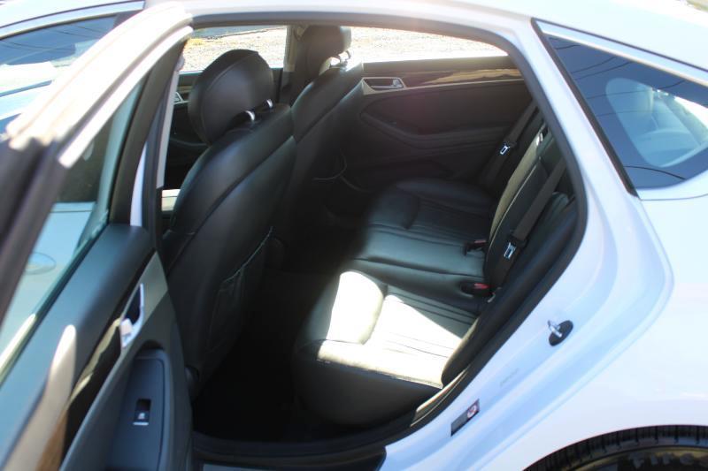 Hyundai Genesis 3.8L 2015