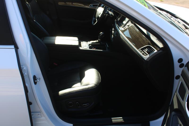 Hyundai Genesis 3.8L 2015