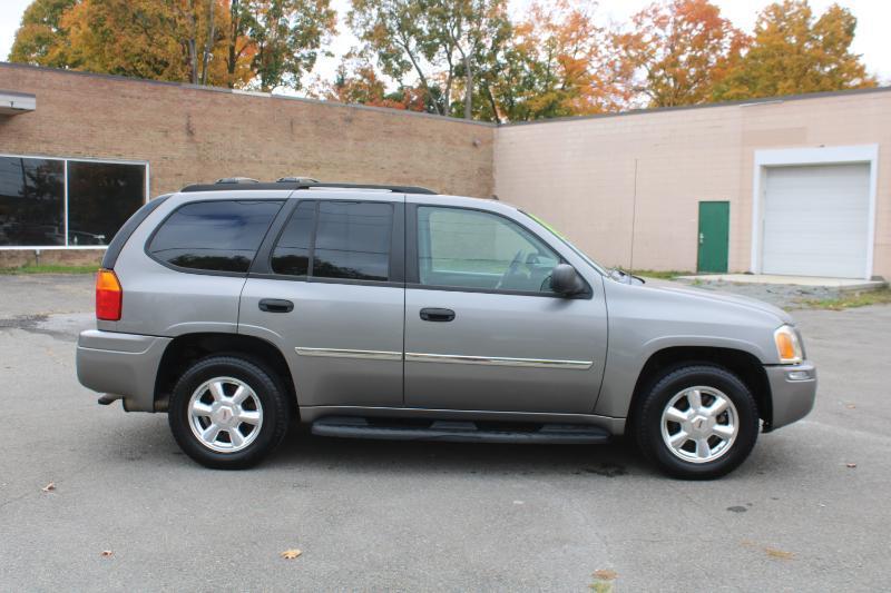 GMC Envoy SLE-1 4WD 2008