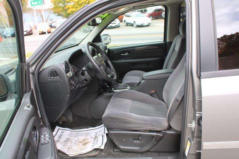 GMC Envoy SLE-1 4WD 2008