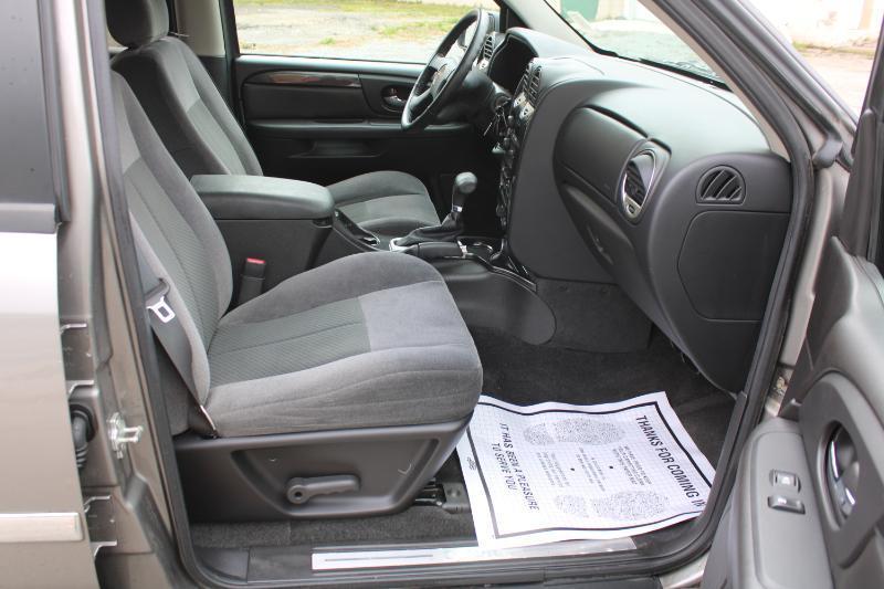 GMC Envoy SLE-1 4WD 2008