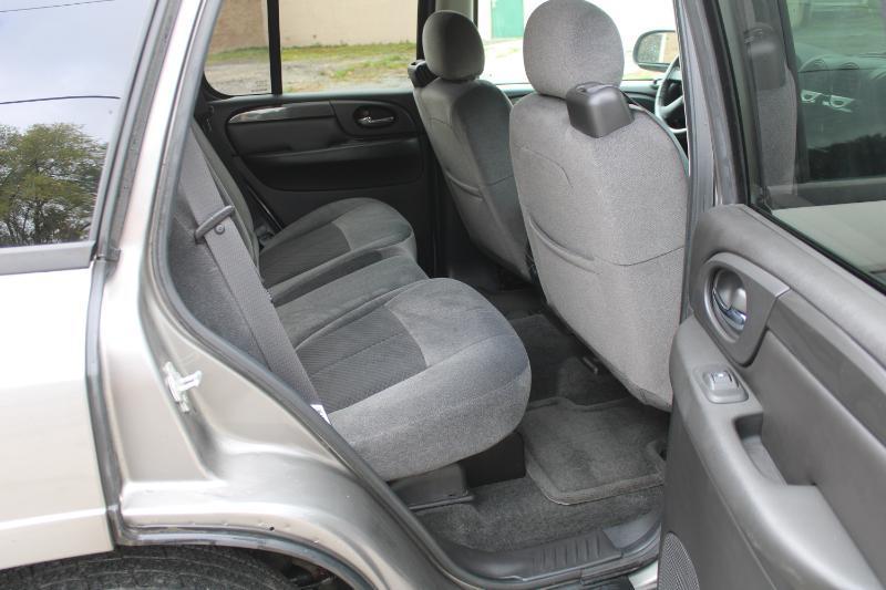 GMC Envoy SLE-1 4WD 2008