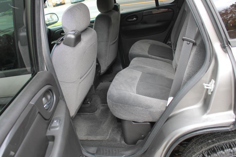 GMC Envoy SLE-1 4WD 2008