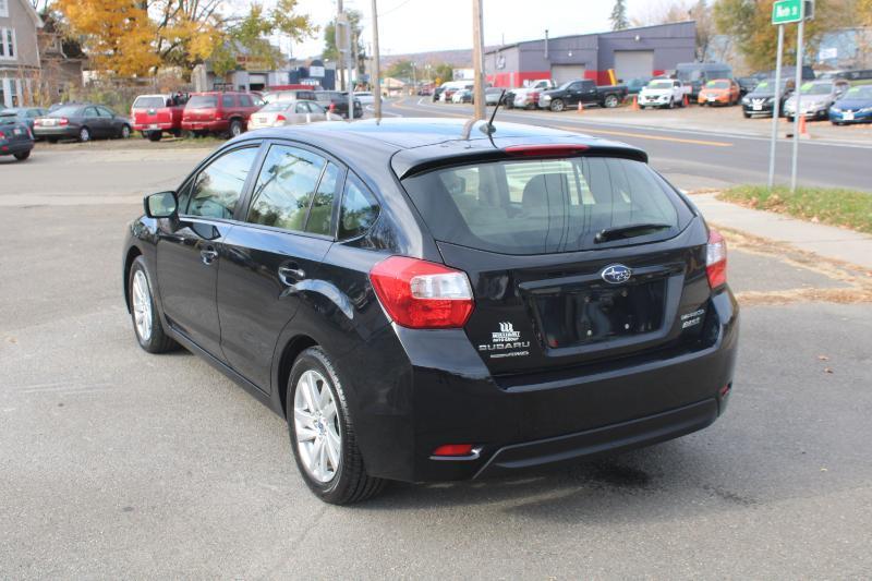 Subaru Impreza 2.0i Premium PZEV 5-Door 2016