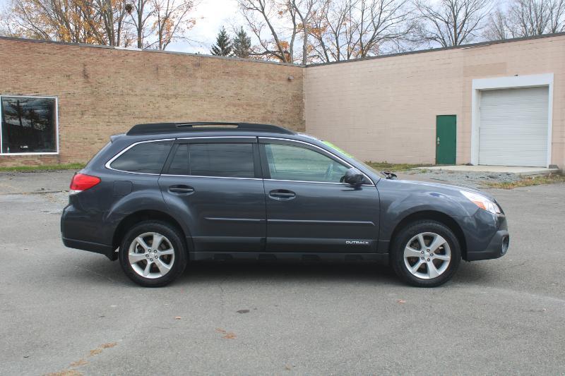 Subaru Outback 2.5i Limited 2013