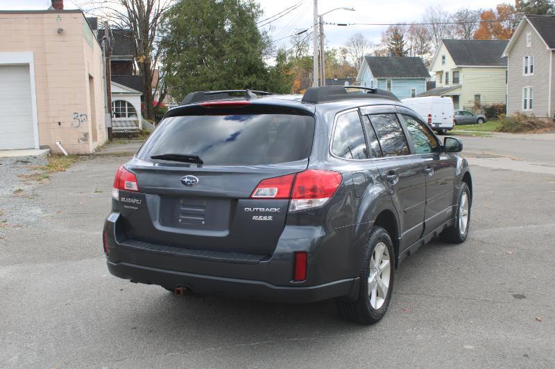 Subaru Outback 2.5i Limited 2013