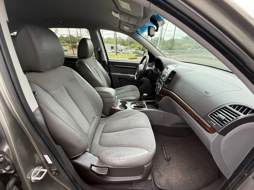 Hyundai Santa Fe SE 3.5 FWD 2011 Hyundai Santa Fe SE 3.5 FWD 2011