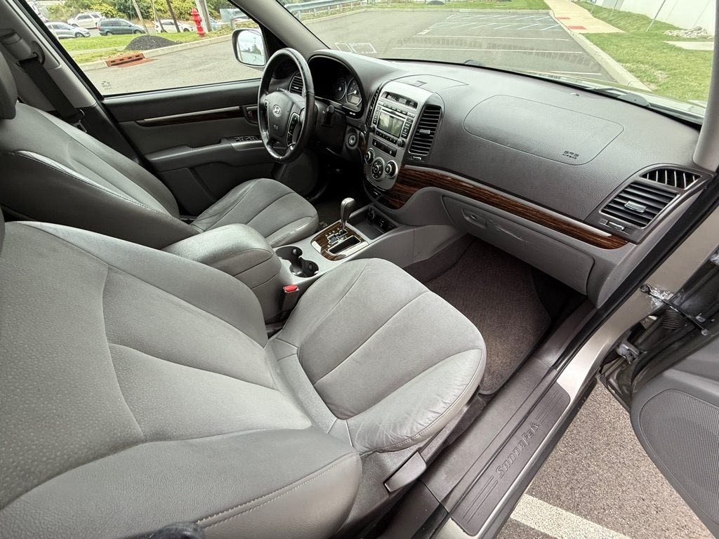 Hyundai Santa Fe SE 3.5 FWD 2011 Hyundai Santa Fe SE 3.5 FWD 2011