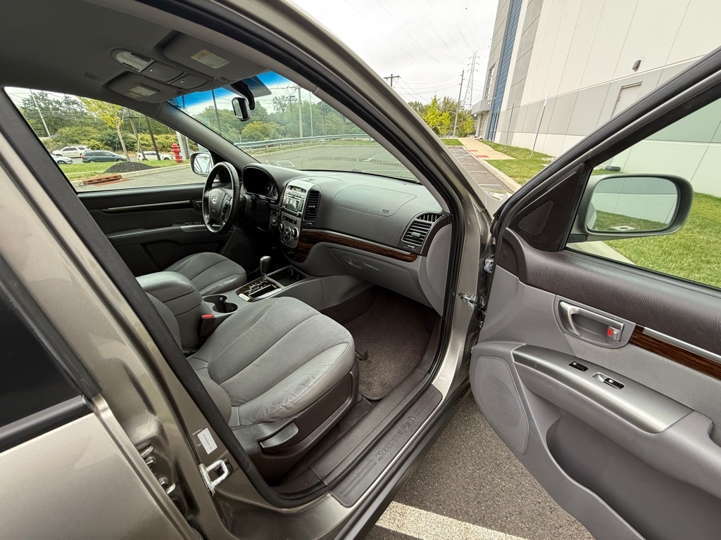 Hyundai Santa Fe SE 3.5 FWD 2011 Hyundai Santa Fe SE 3.5 FWD 2011