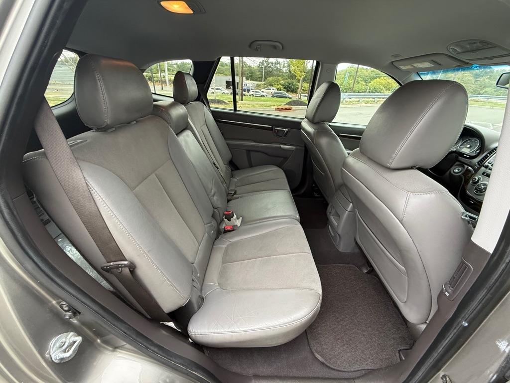 Hyundai Santa Fe SE 3.5 FWD 2011 Hyundai Santa Fe SE 3.5 FWD 2011