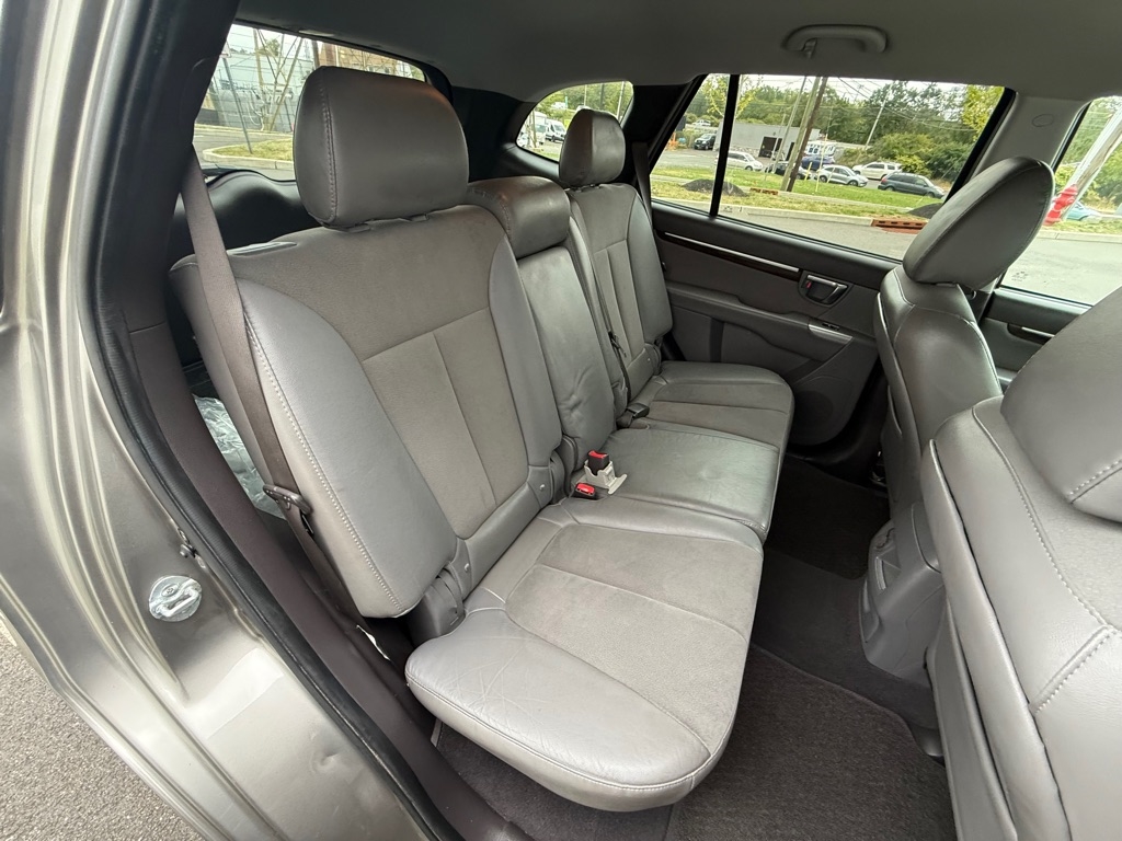 Hyundai Santa Fe SE 3.5 FWD 2011 Hyundai Santa Fe SE 3.5 FWD 2011