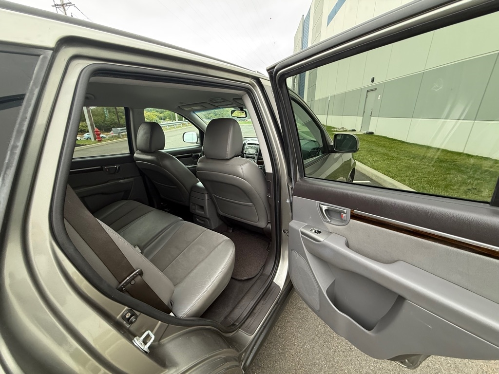 Hyundai Santa Fe SE 3.5 FWD 2011 Hyundai Santa Fe SE 3.5 FWD 2011