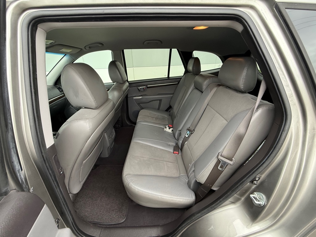 Hyundai Santa Fe SE 3.5 FWD 2011 Hyundai Santa Fe SE 3.5 FWD 2011