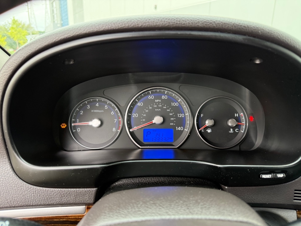 Hyundai Santa Fe SE 3.5 FWD 2011 Hyundai Santa Fe SE 3.5 FWD 2011