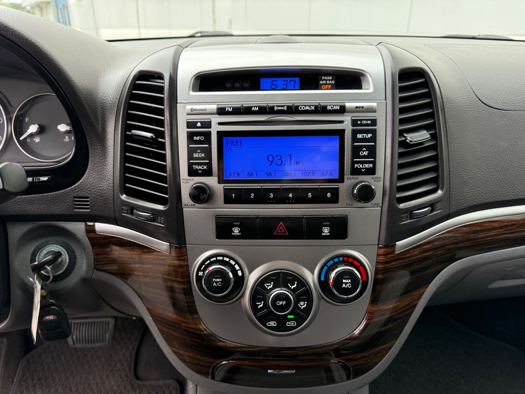 Hyundai Santa Fe SE 3.5 FWD 2011 Hyundai Santa Fe SE 3.5 FWD 2011