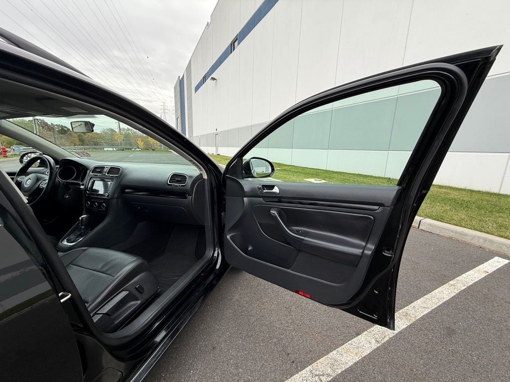 Volkswagen Jetta SportWagen 2.5L SE PZEV 2012 Volkswagen Jetta SportWagen 2.5L SE PZEV 2012