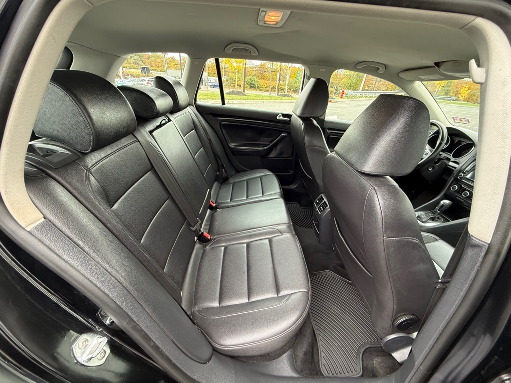 Volkswagen Jetta SportWagen 2.5L SE PZEV 2012 Volkswagen Jetta SportWagen 2.5L SE PZEV 2012