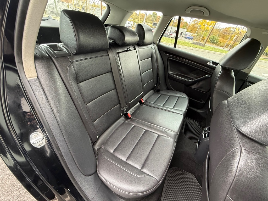 Volkswagen Jetta SportWagen 2.5L SE PZEV 2012 Volkswagen Jetta SportWagen 2.5L SE PZEV 2012