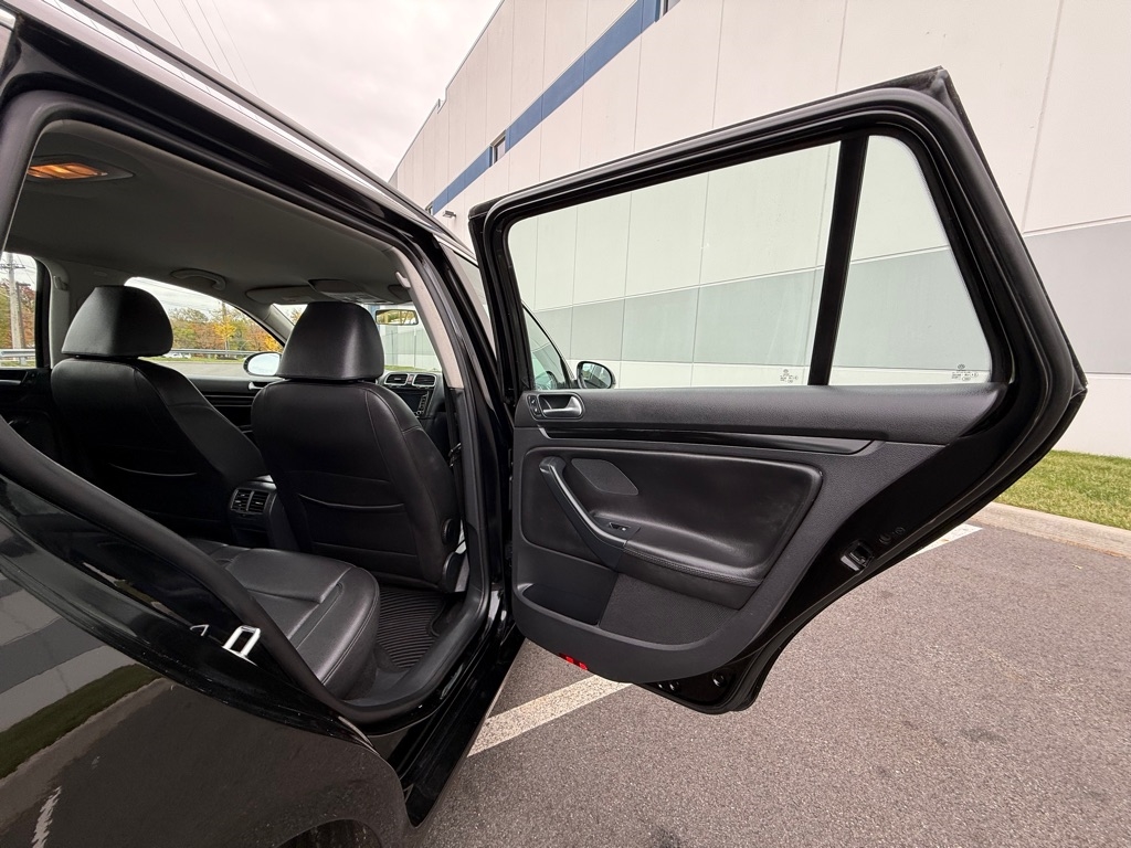 Volkswagen Jetta SportWagen 2.5L SE PZEV 2012 Volkswagen Jetta SportWagen 2.5L SE PZEV 2012