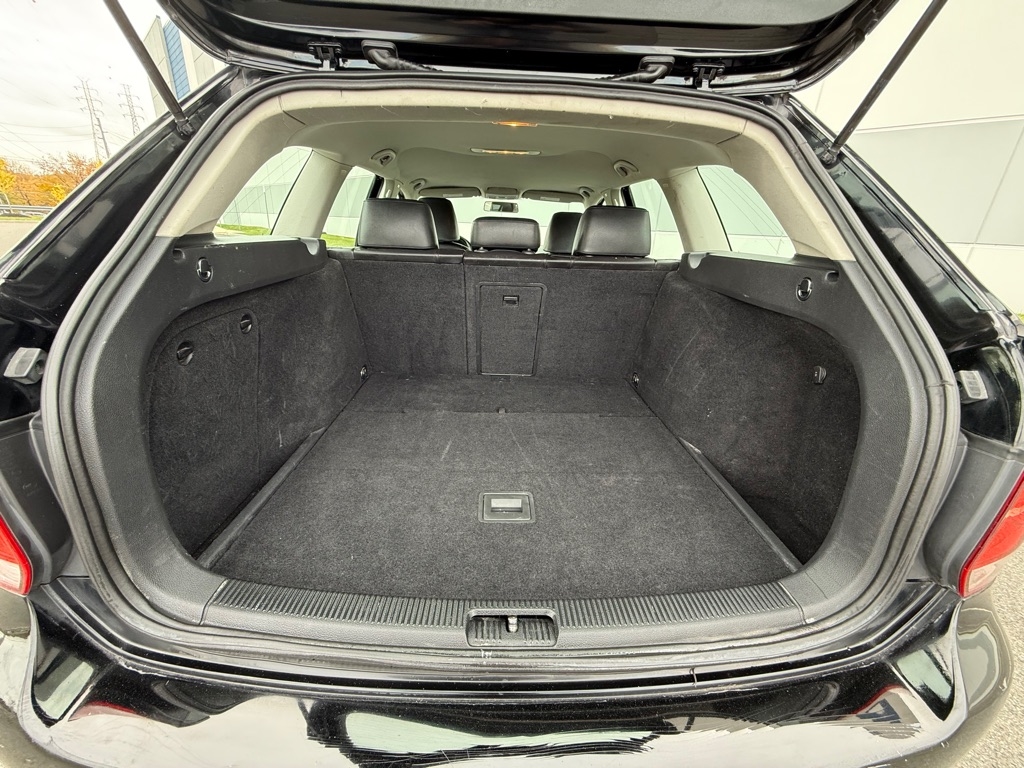 Volkswagen Jetta SportWagen 2.5L SE PZEV 2012 Volkswagen Jetta SportWagen 2.5L SE PZEV 2012