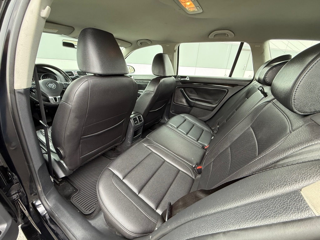 Volkswagen Jetta SportWagen 2.5L SE PZEV 2012 Volkswagen Jetta SportWagen 2.5L SE PZEV 2012